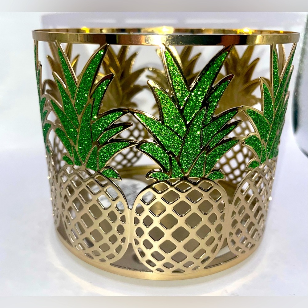 B&BW 3 wick gold metal frame candle holder w 🍍 design green